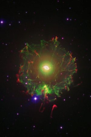 科幻电影封面，太空背景星云璀璨，宇宙飞船穿越光速隧道